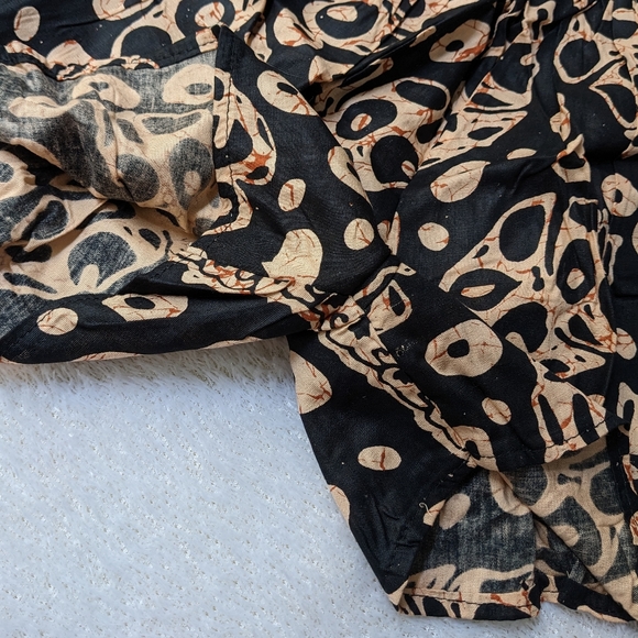 Spotted leaf print elastic waist casual shorts - Picture 5 of 6